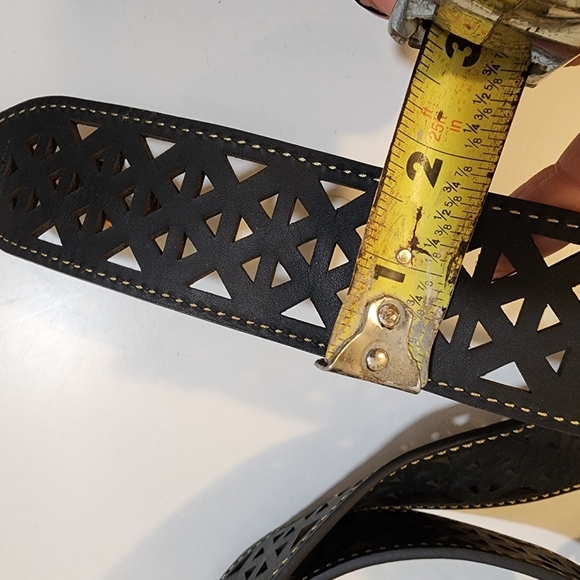 Black Removable Strap Bag - Picture 7 of 11